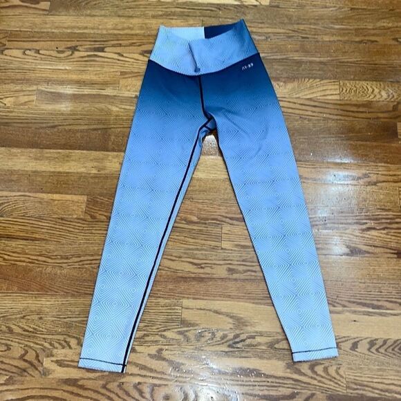 AR-33 Blue Alpha High Waist Geometric Ombre Leggings - Picture 2 of 5